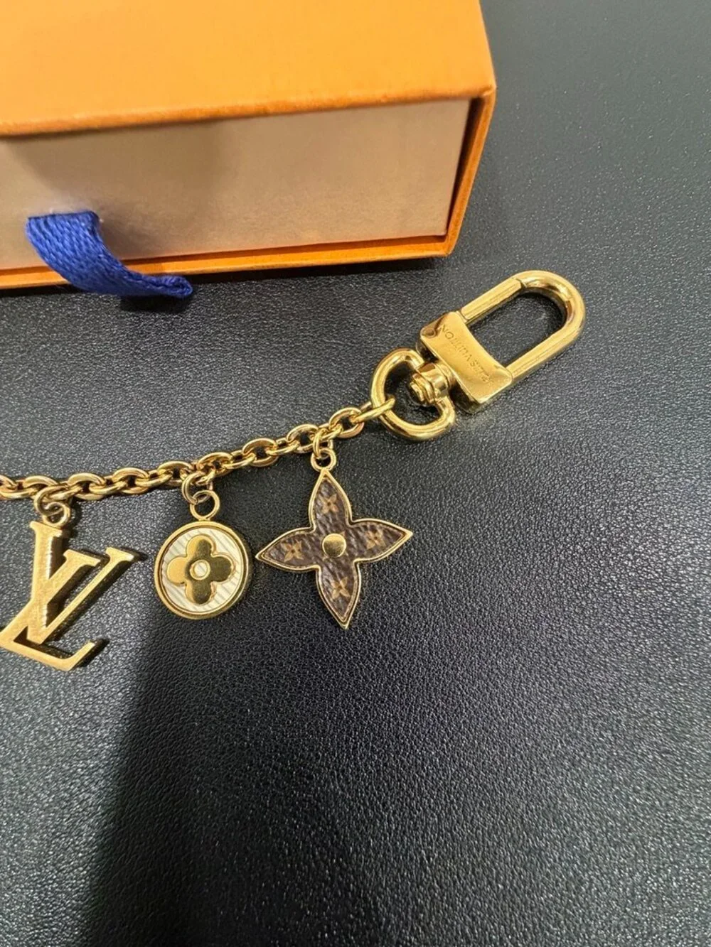 Louis Vuitton Spring Street Chain Bag Charm (JB1490)